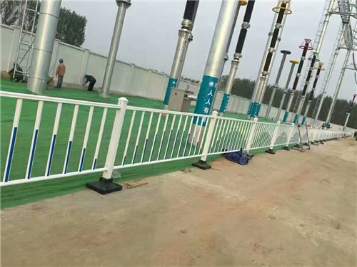 道路隔離護欄案例